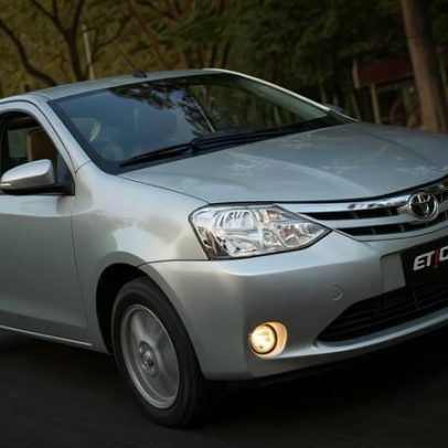 Cinco carros usados econômicos para motoristas de aplicativo