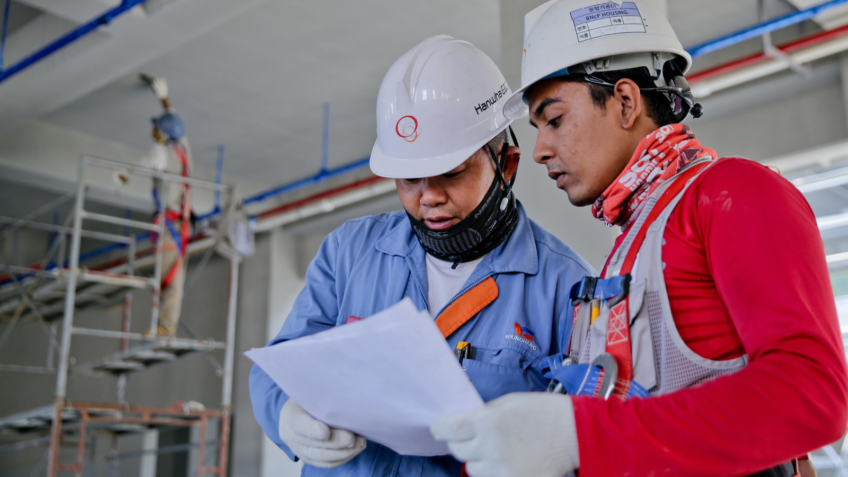 Desemprego avança em mais da metade dos Estados no início de 2026; na imagem, trabalhadores da construção