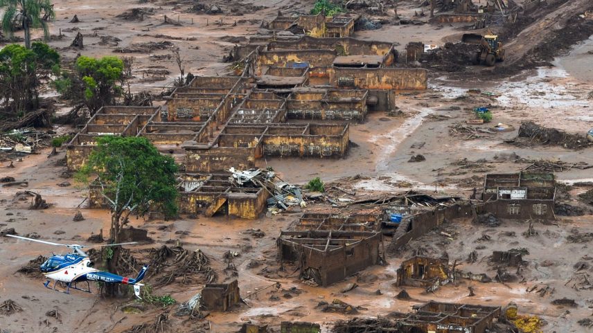 Agência Brasil 30 Anos - Área afetada pelo rompimento de barragem no distrito de Bento Rodrigues, zona rural de Mariana, em Minas Gerais