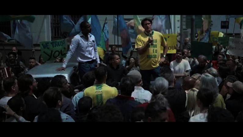 Trecho do trailer do filme Dark Horse, sobre a trajetória do ex-presidente Jair Bolsonaro — Foto: Reprodução/YouTube - Flávio Bolsonaro
