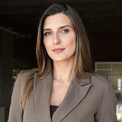 Apresentadora de telejornal faz comentário provocativo sobre Deolane Beleza