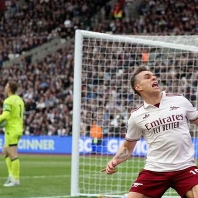 Arsenal vence West Ham, amplia vantagem sobre City e aproxima-se do título