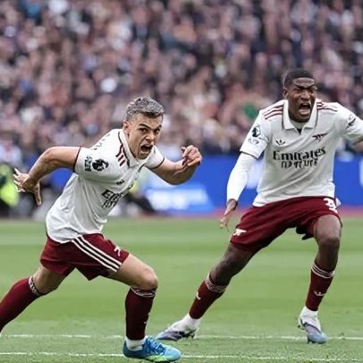 Arsenal vence West Ham e se aproxima do título na reta final