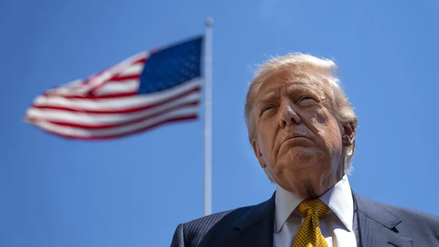 O presidente dos Estados Unidos, Donald Trump. (Foto: BONNIE CASH/EFE/EPA/POOL)