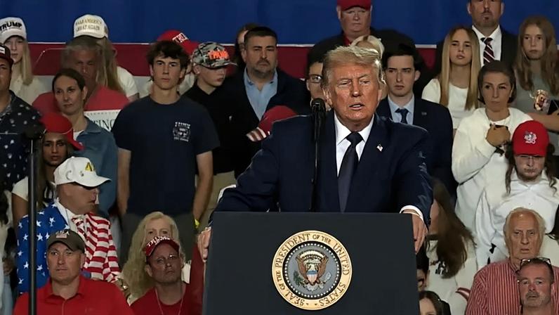 Na imagem, Donald Trump (Partido Republicano), presidente dos Estados Unidos