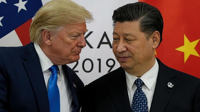 O presidente dos EUA, Donald Trump, se encontra com o presidente da China, Xi Jinping, no início de sua reunião bilateral na cúpula de líderes do G20 em Osaka, Japão, em 29 de junho de 2019.