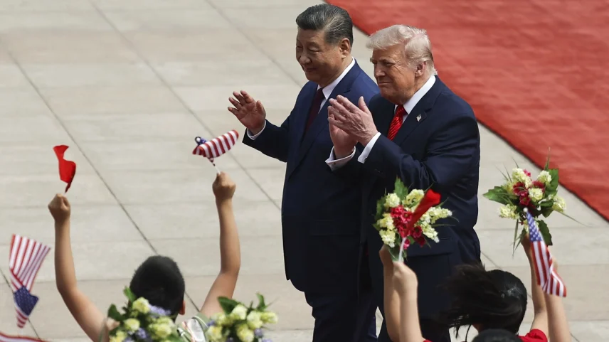 Xi Jinping e Donald Trump durante a visita do norte-americano à China. (Foto: Maxim Shemetov/EFE/EPA/Pool)