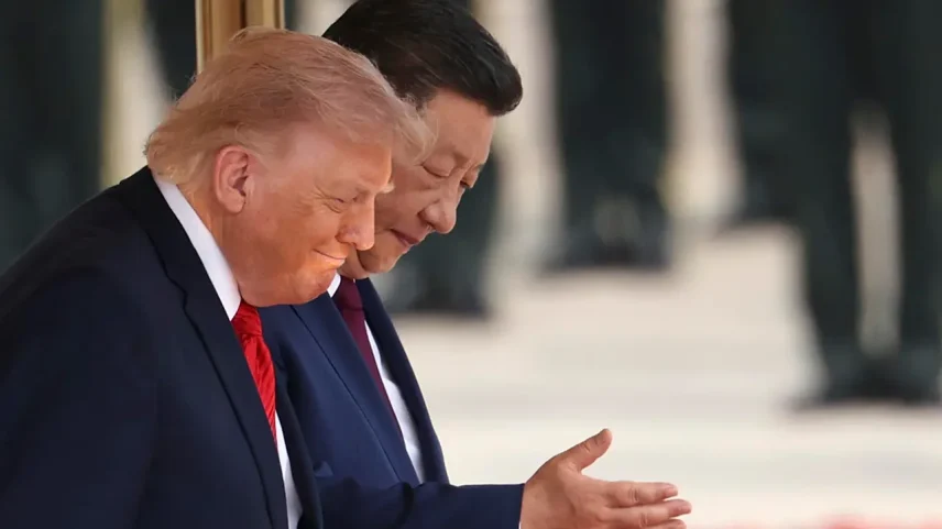O presidente dos EUA, Donald Trump, e o ditador da China, Xi Jinping, em encontro em Pequim nesta quinta-feira (14) (Foto: Maxim Shemetov/EFE/EPA)