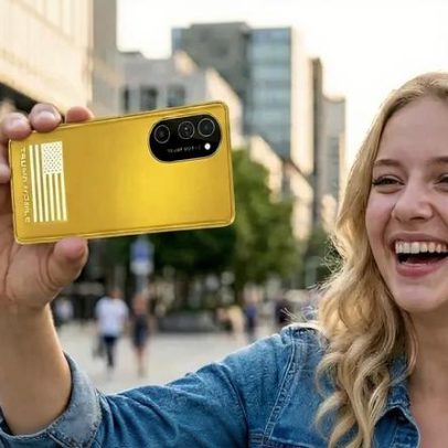 Trump Phone é lançado com atraso, visual familiar e erro na bandeira