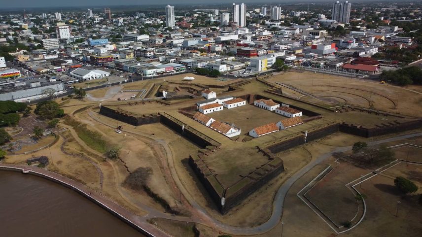 Vista aérea da Fortaleza de São José do Macapá, cartão-postal da capital do Amapá
