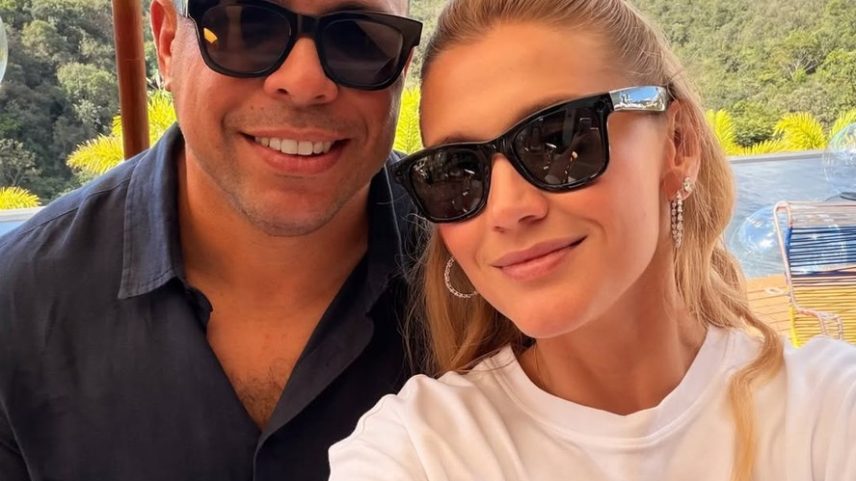 Celina Locks encanta seguidores com registro romântico ao lado de Ronaldo — Foto: Reprodução/Instagram
