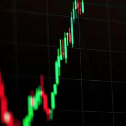 Ibovespa cai com pressão de bancos, Petrobras e cenário externo
