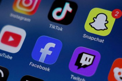 Aplicativos de mídia social em telefone celular