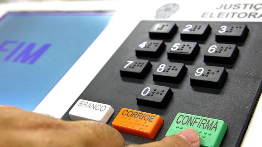 A pesquisa também mediu a intenção de voto e a taxa de rejeição entre os pré-candidatos ao governo de Goiás; Marconi Perillo tem o maior percentual entre os pré-candidatos, com 23,06%