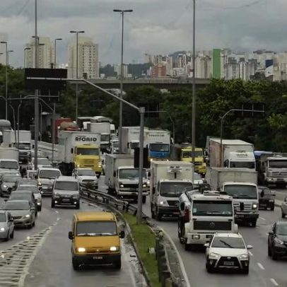 IPC semanal sobe 0,88% em abril, aponta FGV Ibre