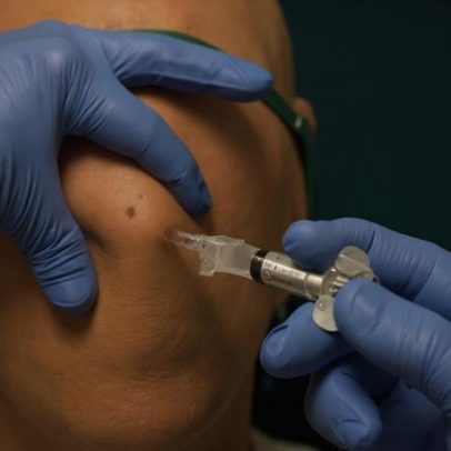 Pacientes em cidade de MG recebem água destilada em vez de vacina contra gripe