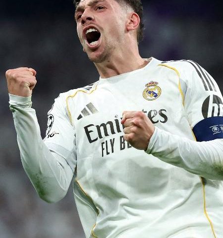 Valverde, do Real Madrid, comemora gol marcado contra o Manchester City, nas oitavas da Liga dos Campeões