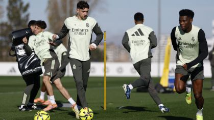 Federico Valverde e Aurelien Tchouameni durante treino do Real Madrid