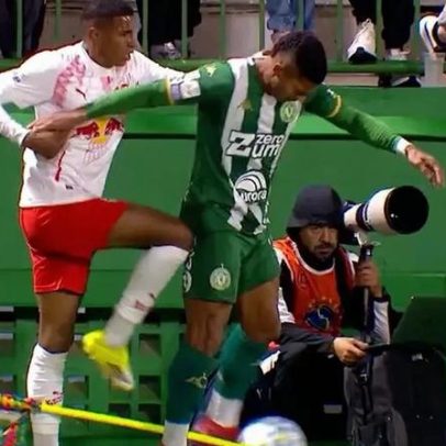 Áudio do VAR aponta contato muito leve em cartão de Bragantino