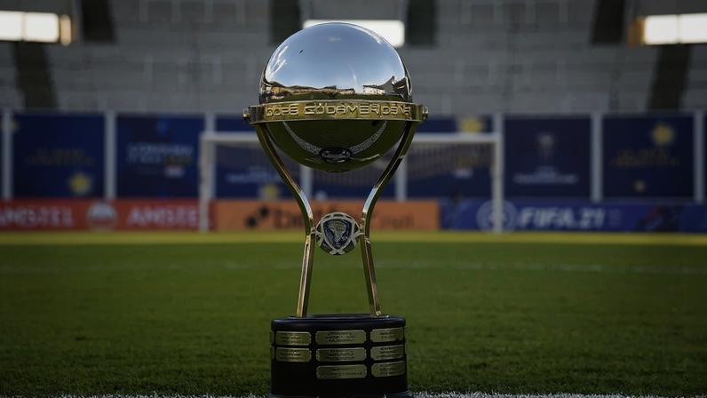 Troféu Copa Sul-Americana (Foto: Divulgação/Conmebol)