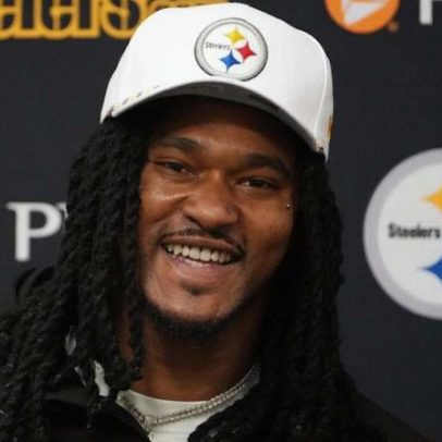 Rico Dowdle mira nova oportunidade com Steelers ao se reunir com McCarthy