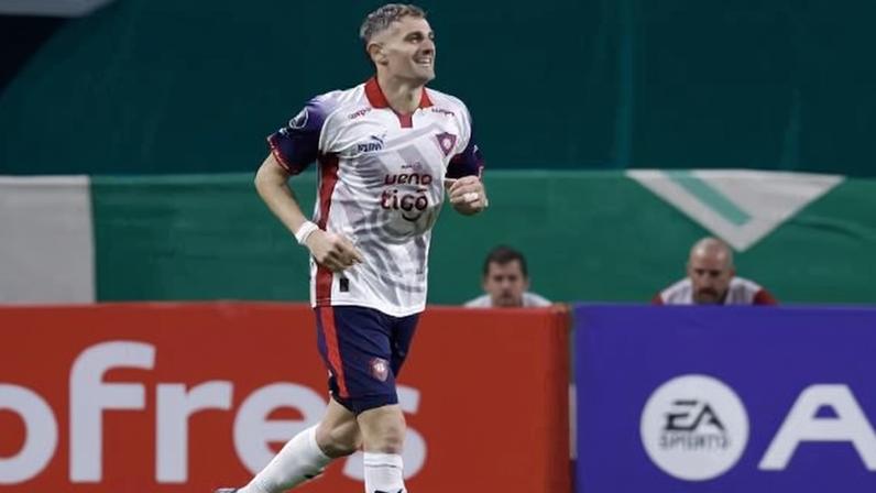 Vegetti comemora gol marcado contra o Palmeiras no Allianz Parque