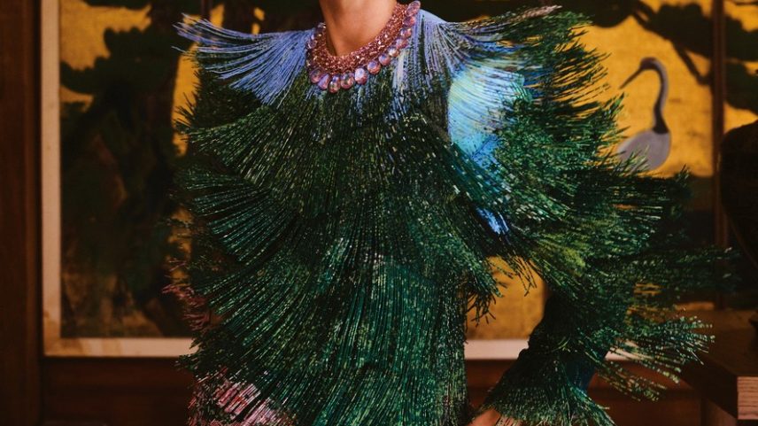 Zendaya usa Louis Vuitton e colar Chopard na capa da Vogue Brasil de maio 2026