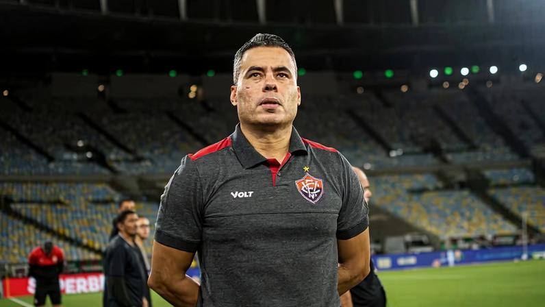 Jair Ventura em Fluminense x Vitória — Foto: Victor Ferreira / EC Vitória