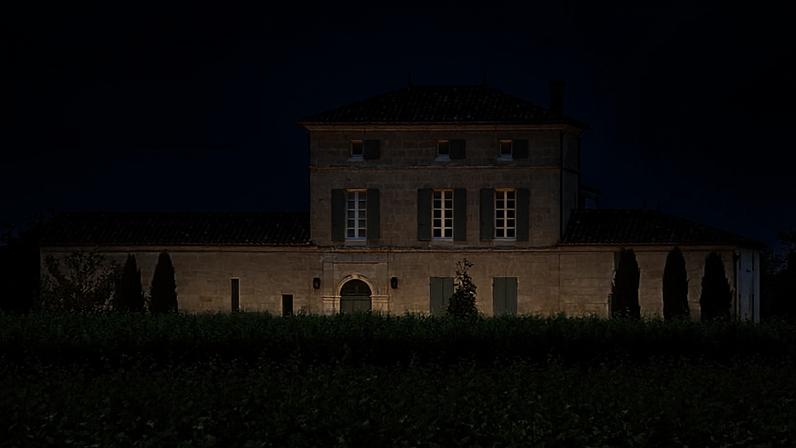 Na vinícola do Château Lafleur, a denominação *Pomerol* impedia a proteção das videiras contra o estresse climático