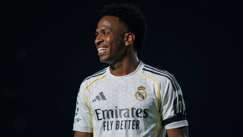 Vini Jr em ação no jogo do Real Madrid contra o Bayern de Munique, na Champions League (Foto: Alexandra BEIER /AFP)