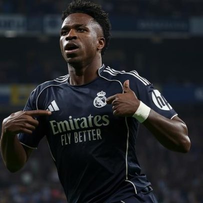 Vini Jr. marca, Real vence o Espanyol e atrasa título do Barcelona