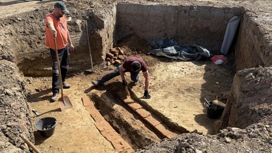 Túmulo romano intacto é encontrado no meio de construção de mercado na Croácia