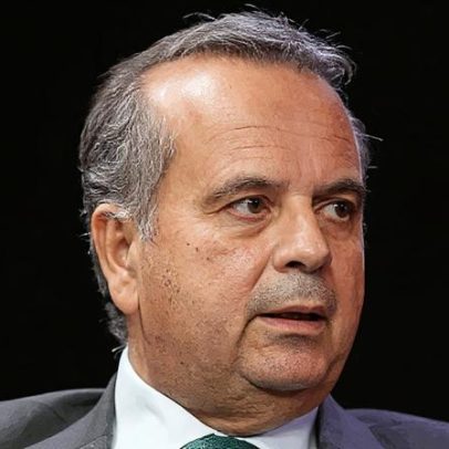 Metade do Senado assina a PEC do horário flexível