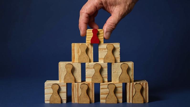 Executivos usam inteligência artificial para resumir informações, organizar tarefas e acelerar decisões estratégicas. (Freepik)