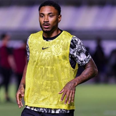 Vitinho só volta após a Copa; histórico físico preocupa o Corinthians