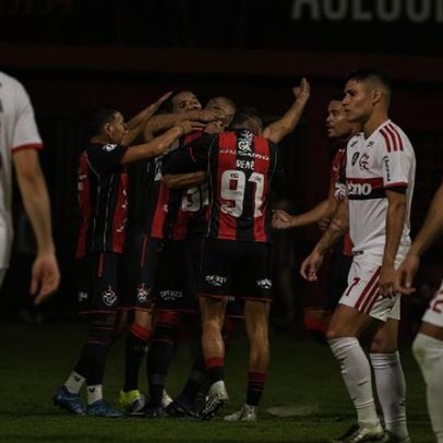 Mauro Cezar: problema é o Flamengo, não Filipe Luís