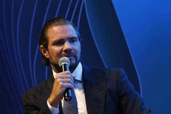 Daniel Vorcaro, dono do banco Master, é investigado por fraudes bancárias e 'milícia' para intimidar opositores