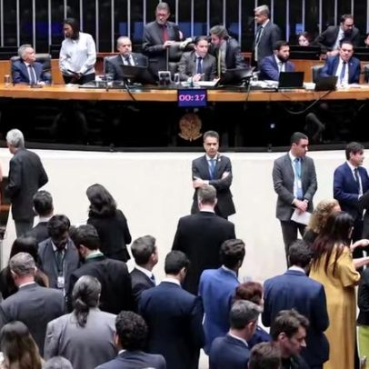 Plenário da Câmara inicia discussão da PEC do fim da escala 6x1