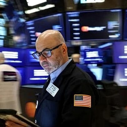 Wall Street sobe com foco em IA após encontro entre Trump e Xi Jinping