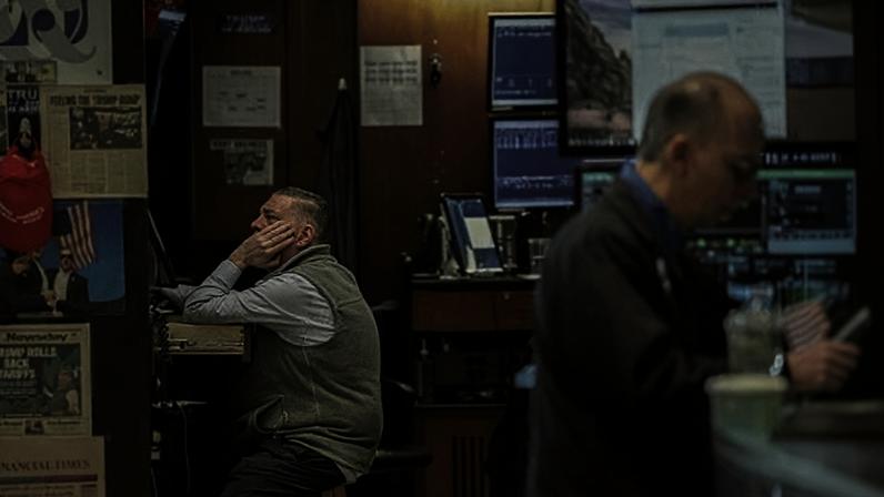 Operadores na bolsa de Nova York em 15 de maio de 2026
