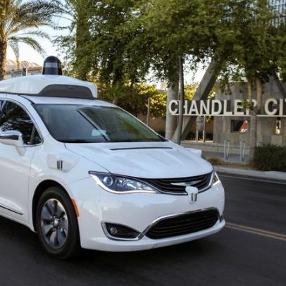 Waymo admite que carros autônomos não sabem como agir em enchentes