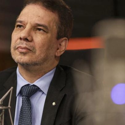 Ministro anuncia retirada da marca 'escritório do crime' do presídio