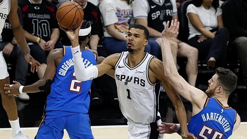 Victor Wembanyama voltou a dominar o Thunder em vitória dos Spurs