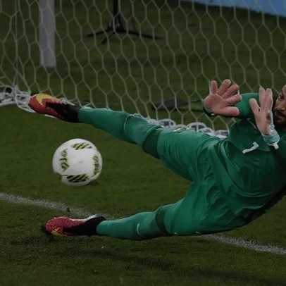 Weverton vai à Copa como goleiro de emergência, diz PVC