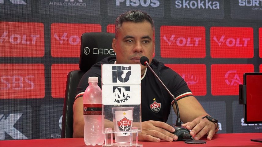 Jair Ventura, técnico do Vitória, em entrevista coletiva — Foto: Gabrielle Gomes