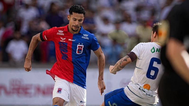 Paraná Clube vence de virada e garante o primeiro lugar na segundona