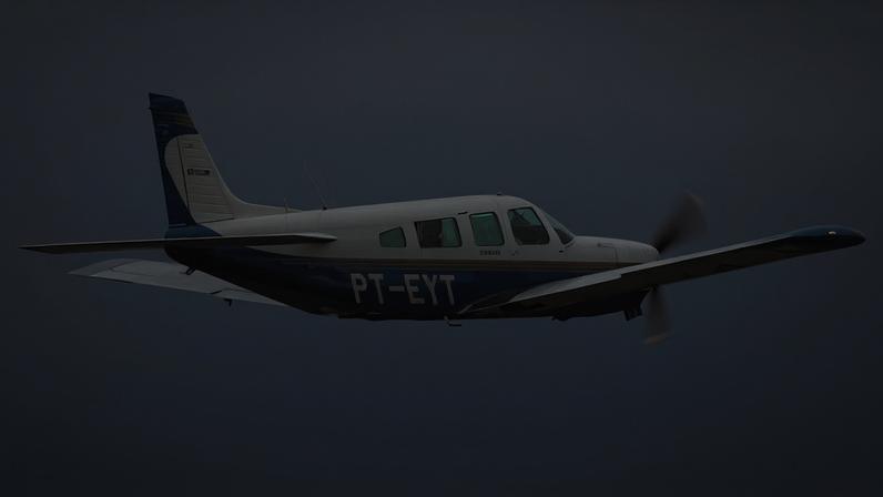 Avião monomotor PT-EYT, que caiu e atingiu um prédio residencial em BH, é um modelo EMB-721C, fabricado pela Neiva em 1979 — Foto: Lucas Natan
