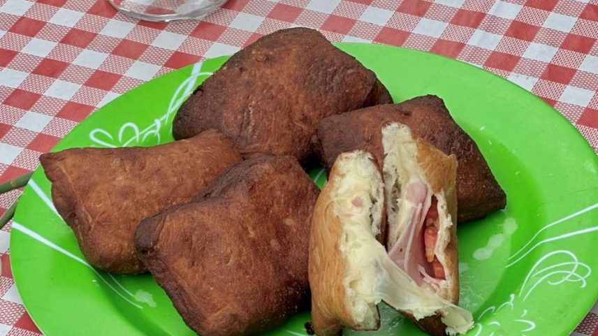 Bolinho de massa de pão recheado vira opção prática de lanche