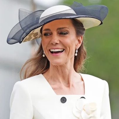 Kate Middleton homenageia Elizabeth II e Diana com joias históricas