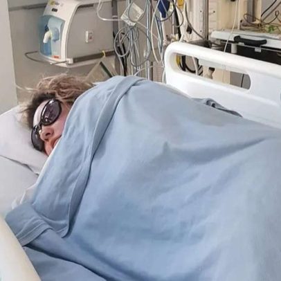 Mulher descobre tumor cerebral ao investigar sequelas de acidente de carro